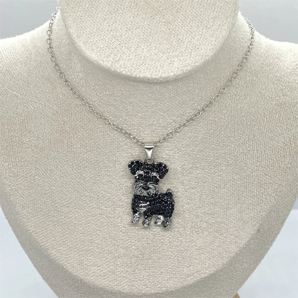 Exquisite Schnauzer Dog Pendant Necklace – Elegant Rhinestone Puppy Jewelry for Women, Perfect Gift for Dog Lovers